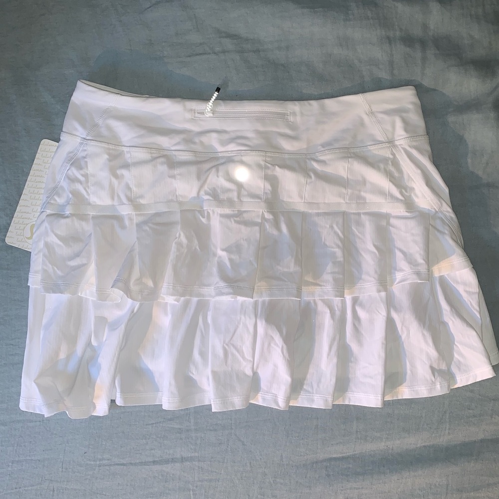 Lululemon White Tennis or Running skirt w shorts